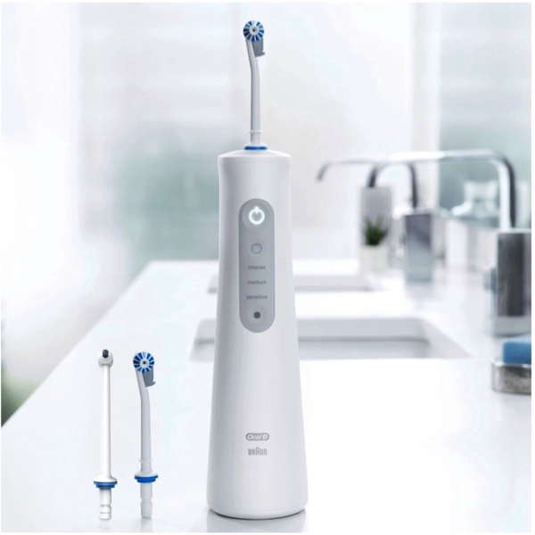 Vooraanzicht Oral-B Aquacare 6 PRO-Expert Waterflosser Wit
